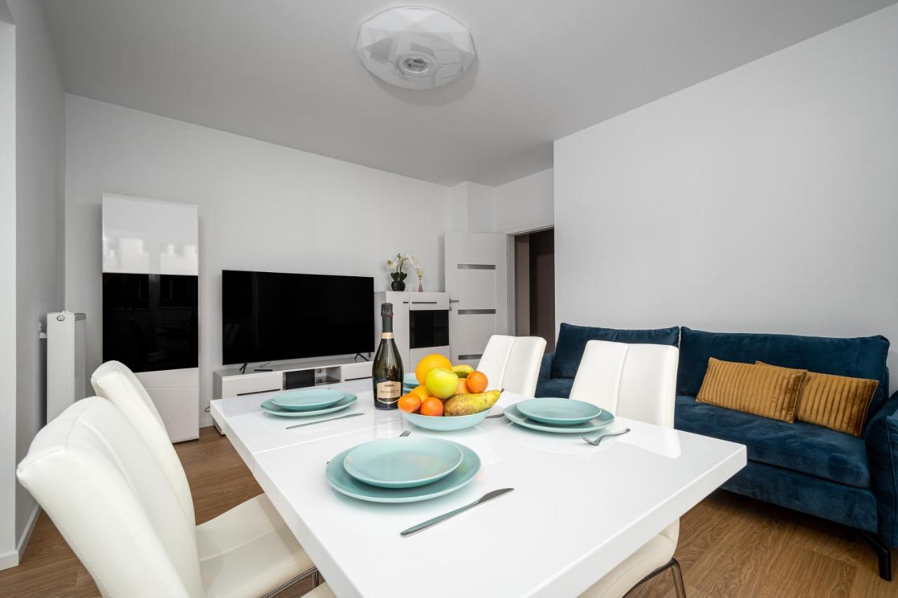 Warsaw Apartments Okrzei 12 Street Buitenkant foto